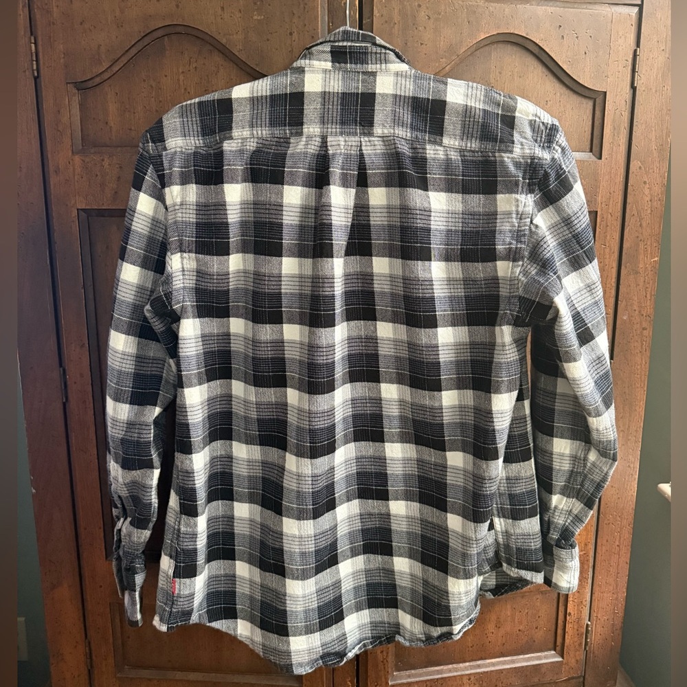 Izod Men's Checkered Black and White Shirt - Picture 5 of 6